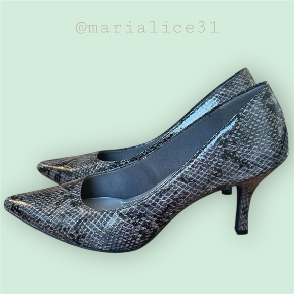 comfort plus by Predictions Shoes - Comfort Plus by Predictions Snakeskin Heels, Black & Gray. Size 8.